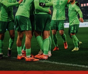 一号-包含转会期突围战来临，曼联围绕NBA总决赛强势反弹，媒体盛赞，赛季目标并未改变的词条