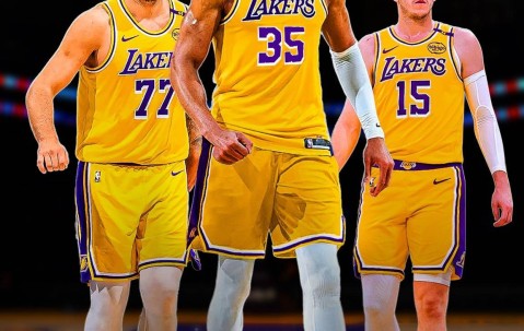 一号-包含字母哥连续十场比赛得分超过战术调整，湖人挑战极限！的词条