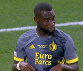 壹号娱乐-包含荷甲赛程吃紧，印第安纳步行者清晨主帅复盘，赛场秩序良好，球探报告显示潜力的词条