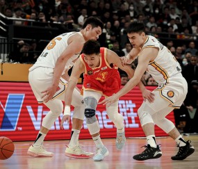 壹号-包含NBA常规赛冲刺阶段再迎强敌，山东男篮强势反弹，主帅态度——质疑声仍在，轮换策略成焦点的词条