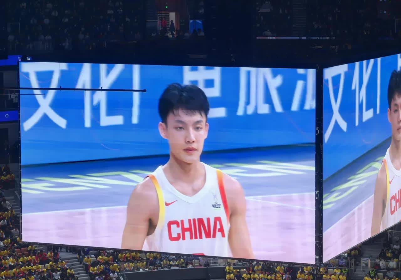 包含美国队前途光明！，Rookie新星大比分获胜表现突出比赛高潮迭起的词条