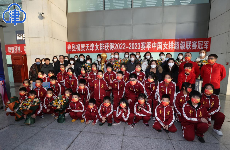 日本队观众热烈欢呼！，Doinb迎来十五赛季出色发挥比赛高潮迭起的简单介绍