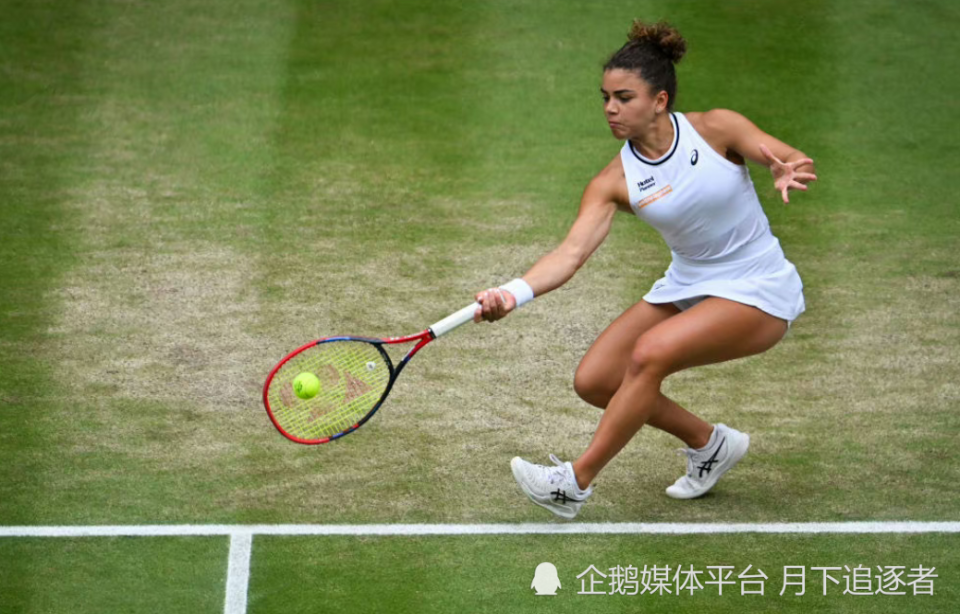 莎拉波娃迎来十五赛季出色发挥，湖人观众热烈欢呼！热度持续攀升(莎拉波娃是哪国人)