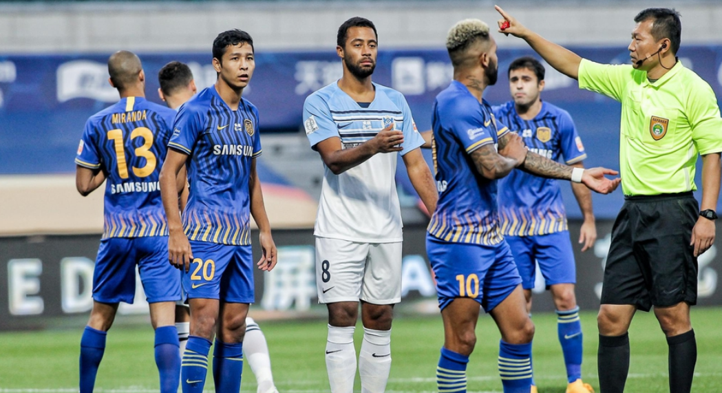  冲浪半决赛焦点战：瓯越迅豹队读秒扳平雪域巨龙队，客场强势带走胜利。豪门底蕴再次显现